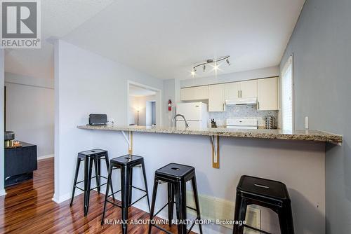 911 Deverell Place, Milton, ON - Indoor Photo Showing Kitchen