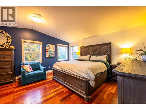2102 Falls Street, Nelson, BC - Indoor Photo Showing Bedroom