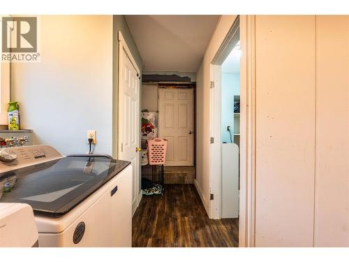 2102 Falls Street, Nelson, BC - Indoor Photo Showing Other Room