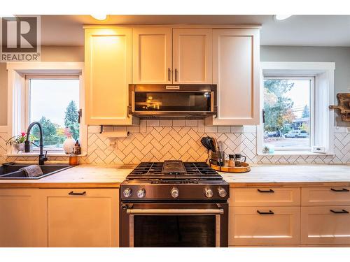 2102 Falls Street, Nelson, BC - Indoor Photo Showing Kitchen With Double Sink With Upgraded Kitchen
