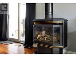 NATURAL GAS FIREPLACE - 