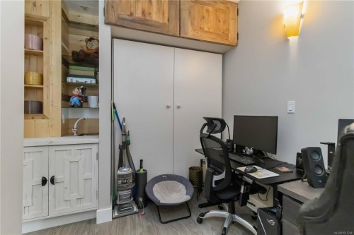 114-409 Swift St, Victoria, BC - Indoor Photo Showing Office