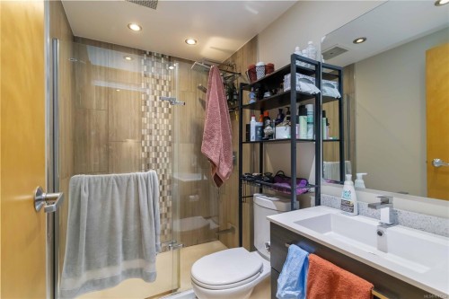 114-409 Swift St, Victoria, BC - Indoor Photo Showing Bathroom