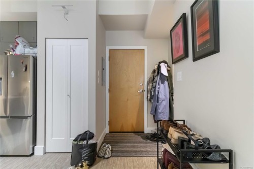 114-409 Swift St, Victoria, BC - Indoor Photo Showing Other Room