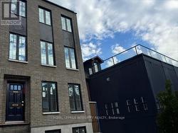 9 GWYNNE AVENUE  Ottawa, ON K1Y 1X1