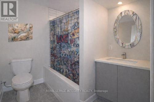 9 Gwynne Avenue, Ottawa, ON - Indoor Photo Showing Bathroom