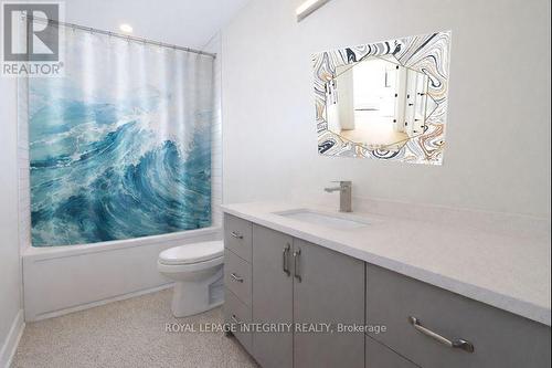 9 Gwynne Avenue, Ottawa, ON - Indoor Photo Showing Bathroom