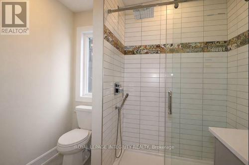 9 Gwynne Avenue, Ottawa, ON - Indoor Photo Showing Bathroom