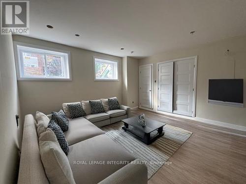 9 Gwynne Avenue, Ottawa, ON - Indoor Photo Showing Living Room