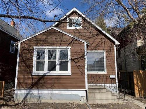 371 Boyd AVE  Winnipeg, MB R2W 1P4
