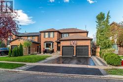 1689 COPSEHOLM TRAIL  Mississauga, ON L4W 2C1