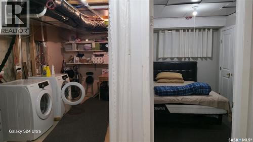 5110 Mitchinson Way, Regina, SK - Indoor Photo Showing Laundry Room