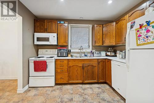 1 Osijek Crescent, Brantford, ON - Indoor Photo Showing Kitchen With Double Sink
