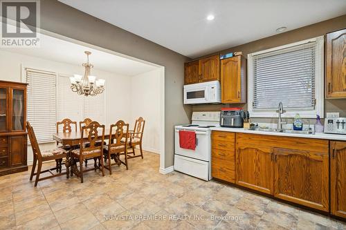 1 Osijek Crescent, Brantford, ON - Indoor Photo Showing Kitchen With Double Sink