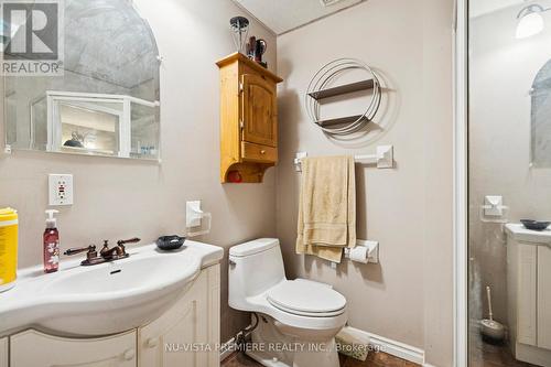 1 Osijek Crescent, Brantford, ON - Indoor Photo Showing Bathroom
