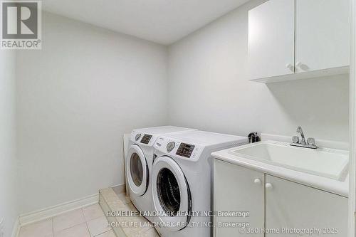 16 Beechborough Crescent, East Gwillimbury, ON - Indoor Photo Showing Laundry Room