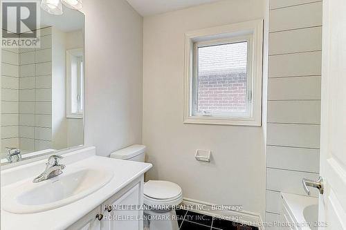 16 Beechborough Crescent, East Gwillimbury, ON - Indoor Photo Showing Bathroom