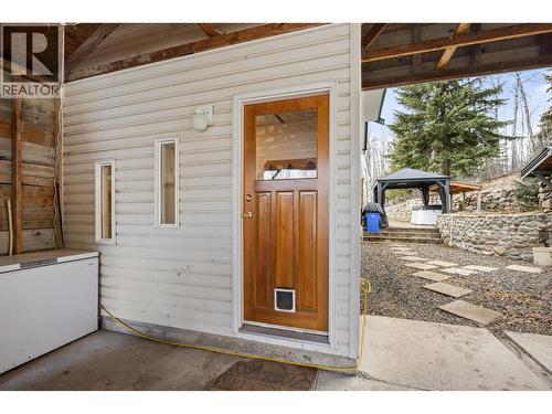 8261 Little Fort 24 Highway, Lone Butte, BC - Outdoor With Exterior
