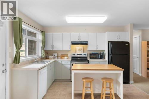 Kitchen View - 1477 Glenmore Road N Unit# 101B, Kelowna, BC - Indoor Photo Showing Kitchen With Double Sink