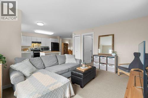 Living Room - 1477 Glenmore Road N Unit# 101B, Kelowna, BC - Indoor Photo Showing Living Room