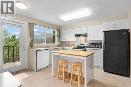 Kitchen View - 1477 Glenmore Road N Unit# 101B, Kelowna, BC - Indoor Photo Showing Kitchen