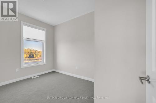 60 Lunay Drive, Richmond Hill, ON - Indoor Photo Showing Other Room
