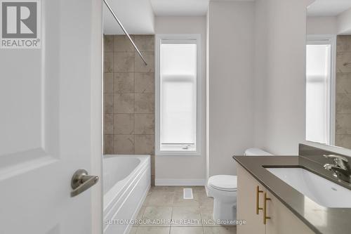 60 Lunay Drive, Richmond Hill, ON - Indoor Photo Showing Bathroom