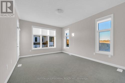 60 Lunay Drive, Richmond Hill, ON - Indoor Photo Showing Other Room