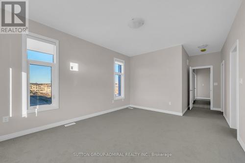 60 Lunay Drive, Richmond Hill, ON - Indoor Photo Showing Other Room