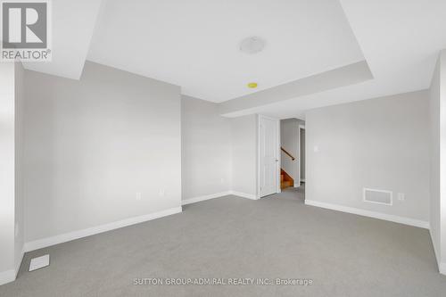 60 Lunay Drive, Richmond Hill, ON - Indoor Photo Showing Other Room