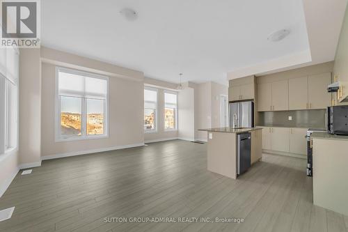 60 Lunay Drive, Richmond Hill, ON - Indoor Photo Showing Kitchen