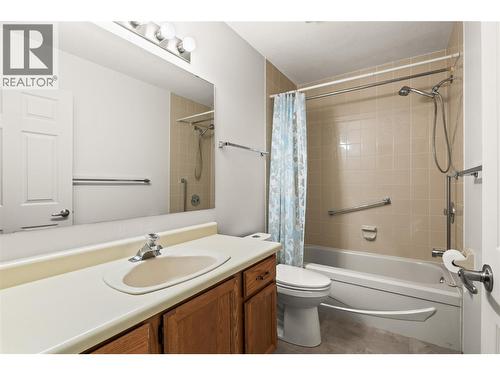 Main Bathroom - 2110 Hoy Street Unit# 306, Kelowna, BC - Indoor Photo Showing Bathroom