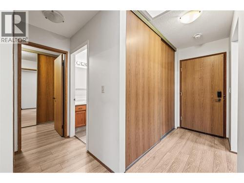 2110 Hoy Street Unit# 306, Kelowna, BC - Indoor Photo Showing Other Room