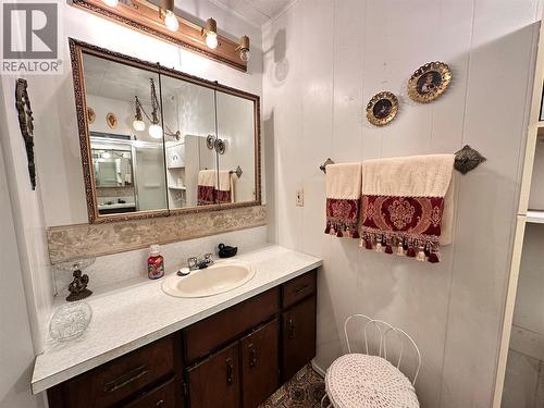 8267 Riverside Drive, Grand Forks, BC - Indoor Photo Showing Bathroom