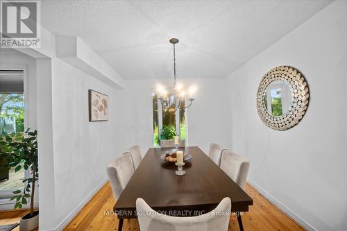 Nice flow from Dinning Room to Kitchen - 1464 Credit Woodlands Court, Mississauga, ON - Indoor Photo Showing Dining Room