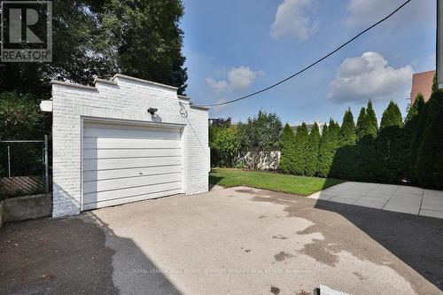 256 Walter Avenue S, Hamilton, ON - Outdoor