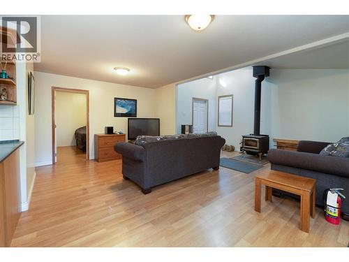 8336 Skimikin Road, Chase, BC - Indoor Photo Showing Living Room