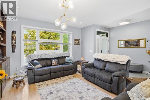 1106 7Th Street E, Saskatoon, SK - Indoor Photo Showing Living Room