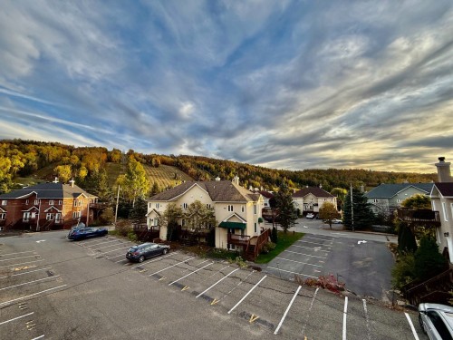 Stationnement - 167 Av. St-Denis, Saint-Sauveur, QC - Outdoor