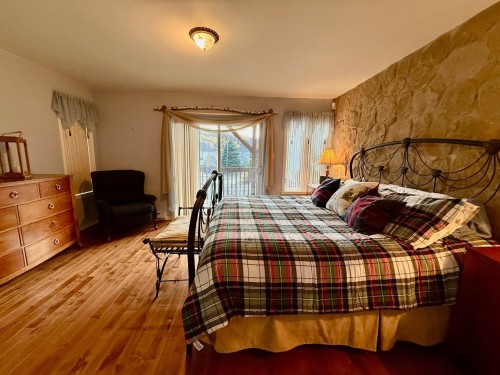 Chambre à coucher principale - 167 Av. St-Denis, Saint-Sauveur, QC - Indoor Photo Showing Bedroom