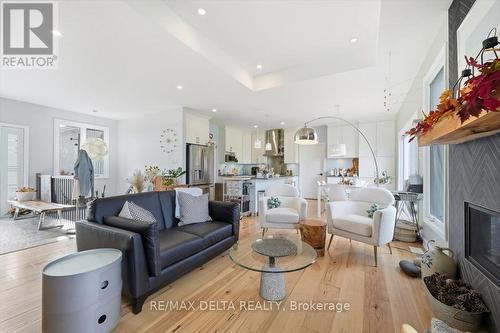 117 Danika Street, Clarence-Rockland, ON - Indoor Photo Showing Living Room