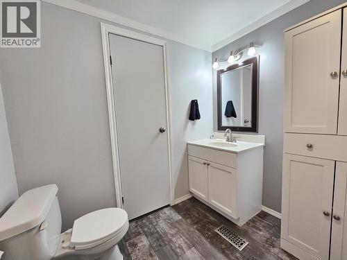 4004 Jade Drive, Prince George, BC - Indoor Photo Showing Bathroom