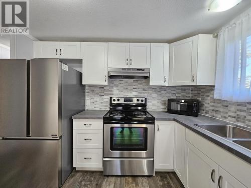 4004 Jade Drive, Prince George, BC - Indoor Photo Showing Kitchen