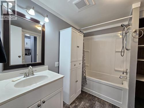 4004 Jade Drive, Prince George, BC - Indoor Photo Showing Bathroom