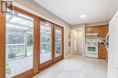 420 Concession 8 Road E, Hamilton, ON - Indoor Photo Showing Kitchen