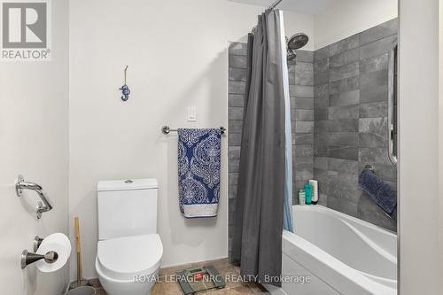 327 Maple Leaf Avenue N, Fort Erie (Ridgeway), ON - Indoor Photo Showing Bathroom
