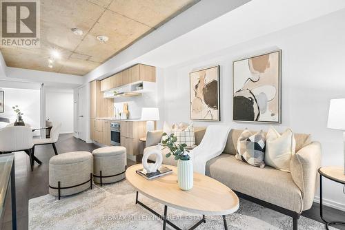 802 - 5 Soudan Avenue, Toronto, ON - Indoor Photo Showing Living Room