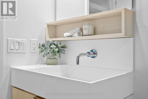 802 - 5 Soudan Avenue, Toronto, ON - 