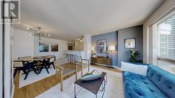 907 - 10 YONGE STREET  Toronto, ON M5E 1R4