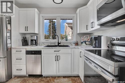 305 2Nd Street, Duck Lake, SK - Indoor Photo Showing Kitchen